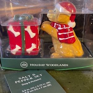 DOG 🐶 & PRESENT 🎁 SALT 🧂 & PEPPER 🌶 SHAKERS HOLIDAY WOODLANDS WINTER WONDER